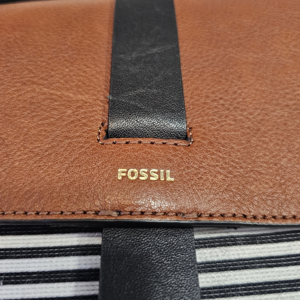 Fossil Leather Kinley Striped Crossbody - Picture 2 of 8